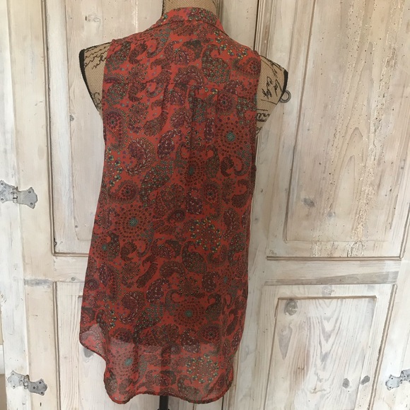 LUSH FASHION TOP ⛄️ - Picture 2 of 4